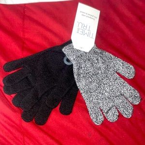 2 pair of New gloves